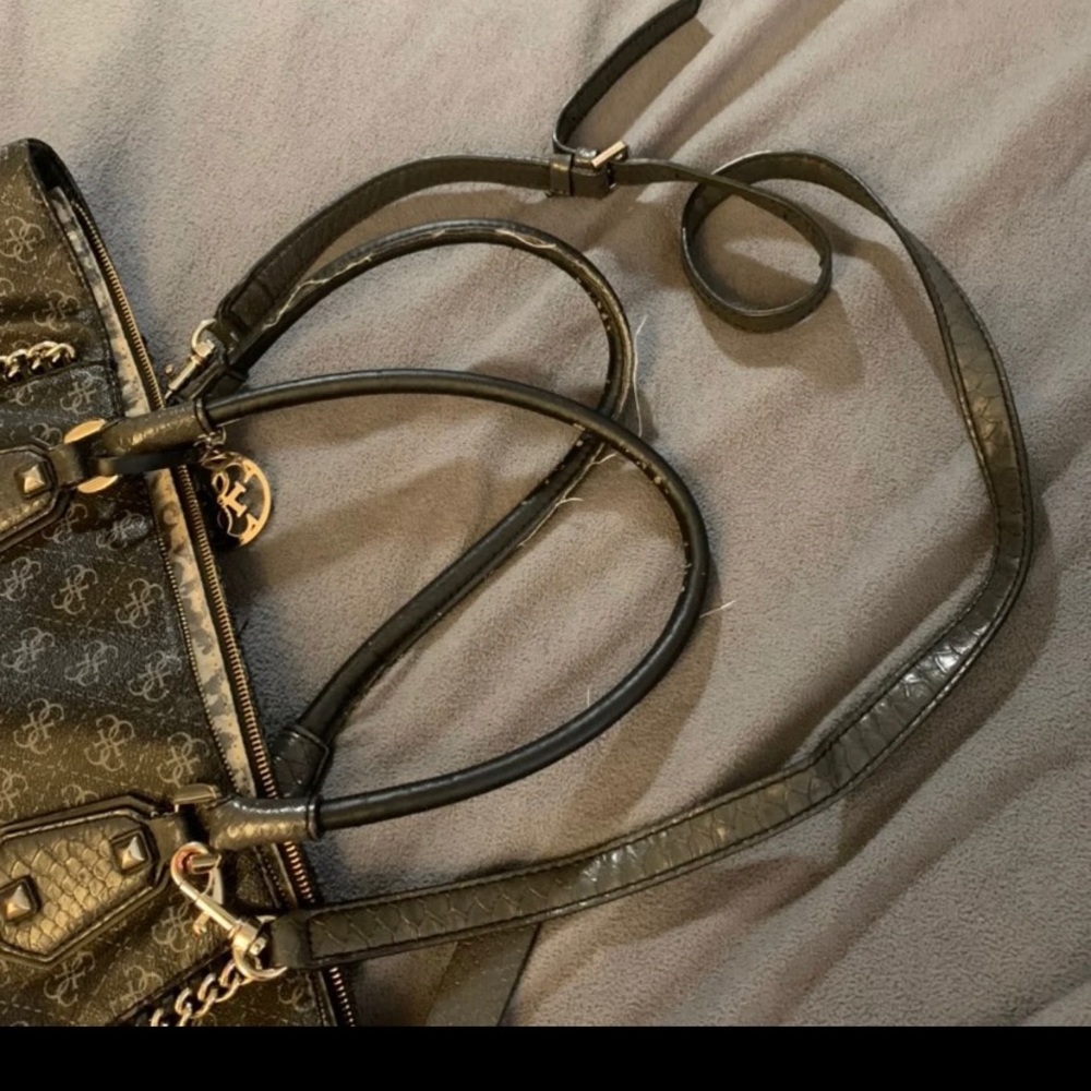 Guess Tote Bag - Picture 4 of 9